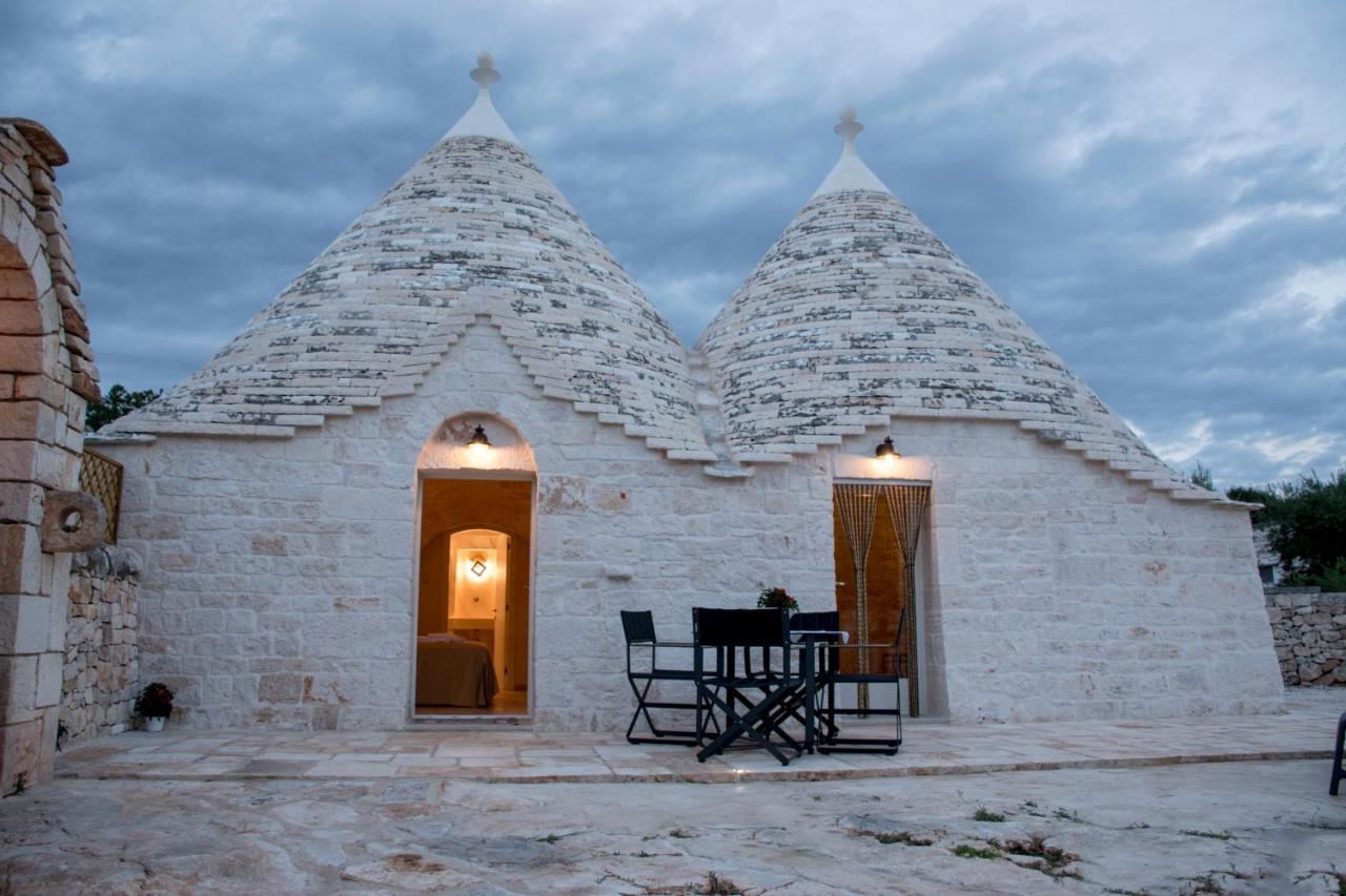 Trullo Cinquenoci Suite ロコロトンド エクステリア 写真
