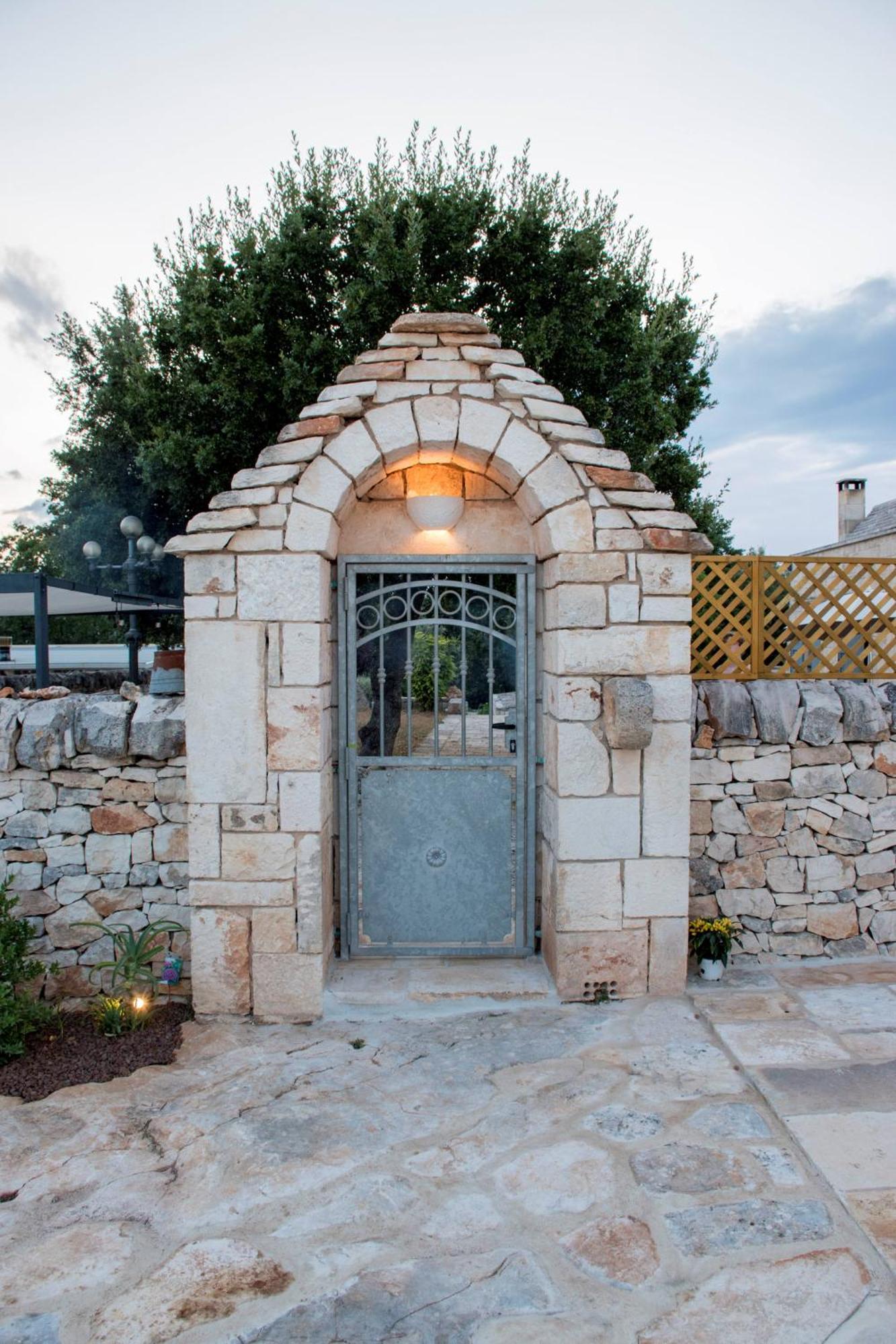 Trullo Cinquenoci Suite ロコロトンド エクステリア 写真