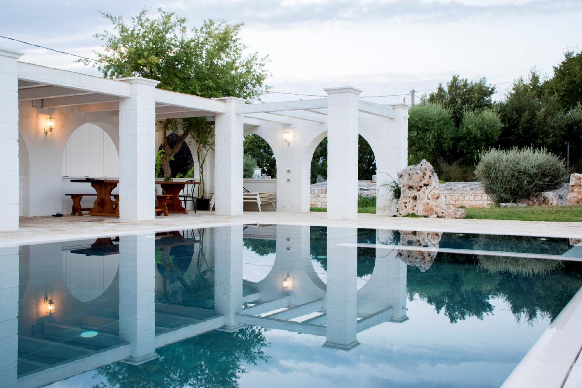 Trullo Cinquenoci Suite ロコロトンド エクステリア 写真